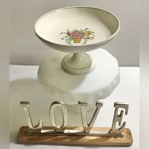 Antique Wedgwood ‘Belmar’ fluted compote